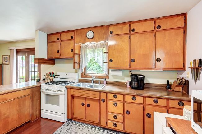14233 Leo Rd, House other with 4 bedrooms, 2 bathrooms and null parking in Leo IN | Image 12