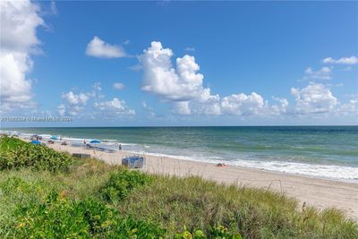 TS503 - 1880 S Ocean Dr, Condo with 3 bedrooms, 3 bathrooms and null parking in Hallandale Beach FL | Image 3