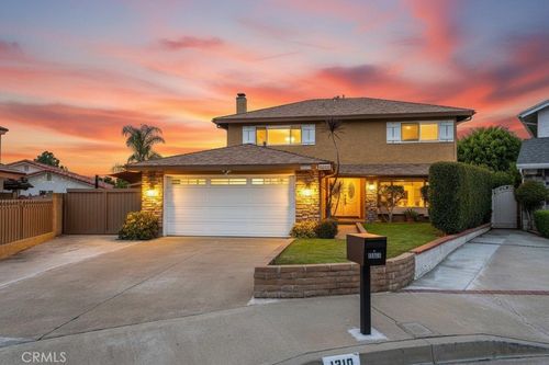 1310 N Wyeth Cir, Orange, CA, 92867-5242 | Card Image