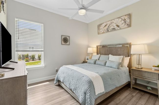 Fourth bedroom, Shaw LVP flooring | Image 27