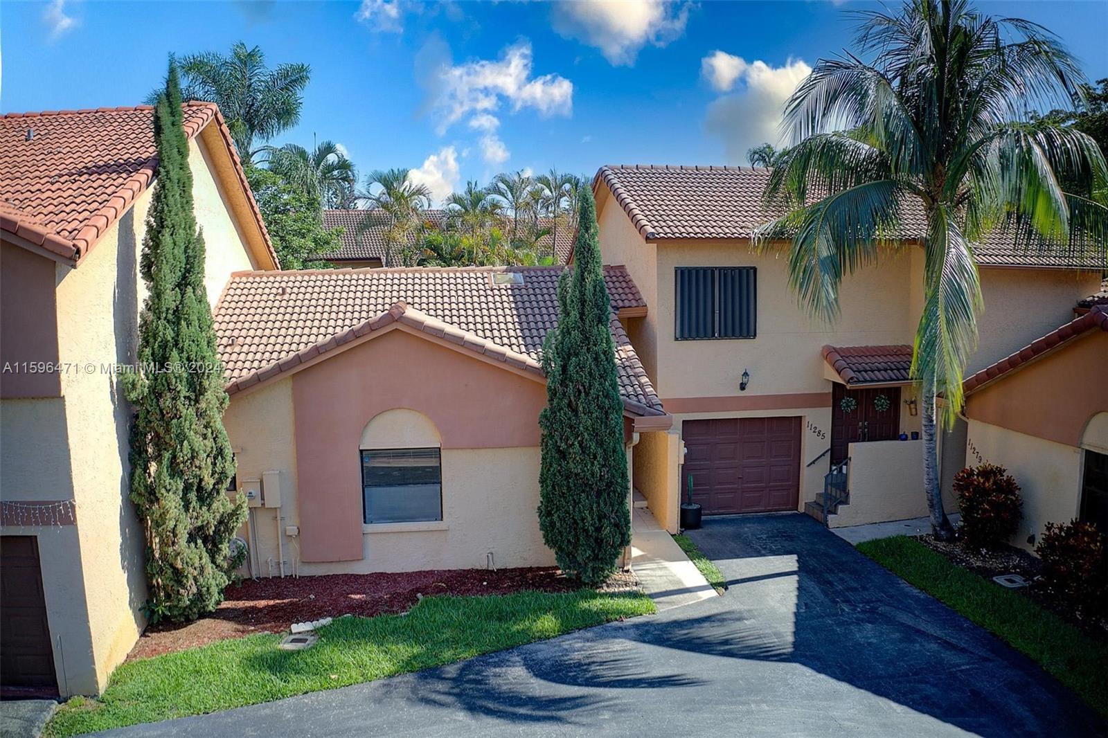 11th St, Pembroke Pines, FL 33025