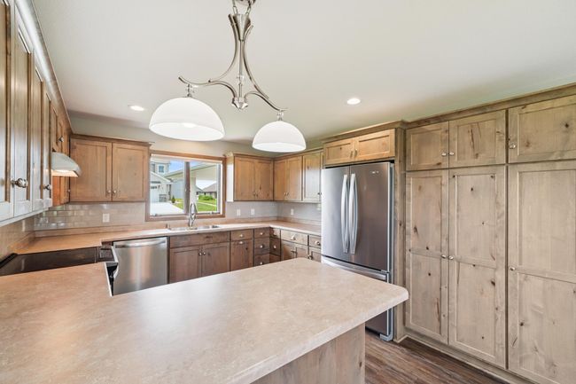 09_Interior (1).jpg | Image 13