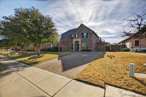 2722 Broadway Dr, Trophy Club, TX, 76262-5037 | Card Image