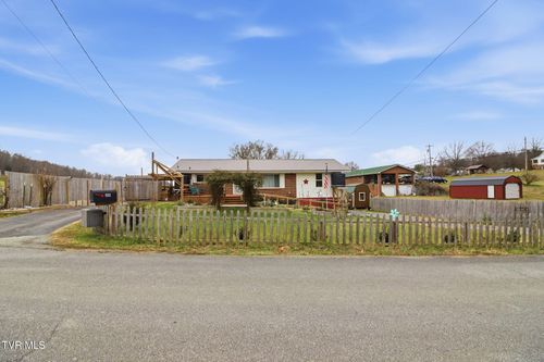 30 Deerfoot Ln, Greeneville, TN, 37743-3401 | Card Image