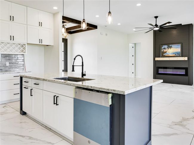 820 Angus Trl, House other with 5 bedrooms, 4 bathrooms and 2 parking in Angleton TX | Image 10