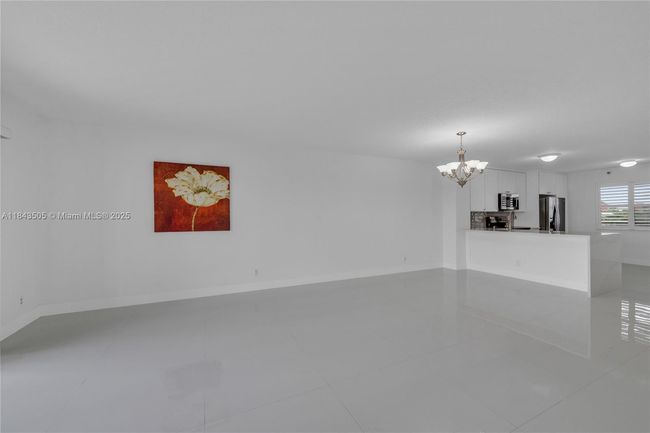 APT-503 - 2217 Cypress Island Dr, Condo with 2 bedrooms, 2 bathrooms and null parking in Pompano Beach FL | Image 11