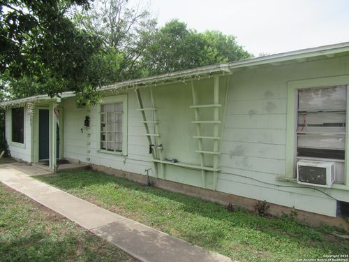 255 Charcliff Dr, San Antonio, TX, 78220-1637 | Card Image