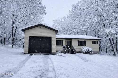 214 Lower Lakeview Dr, Hawley, PA, 18428-4034 | Card Image