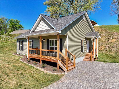 373 Barefoot Rdg, Clyde, NC, 28721-5509 | Card Image