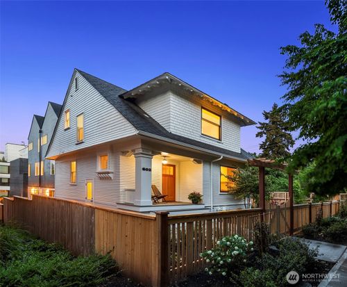 602 18th Avenue E, Seattle, WA, 98112 | Card Image
