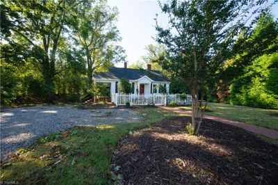 292 Mocksville Highway, House other with 2 bedrooms, 1 bathrooms and null parking in Statesville NC | Image 2