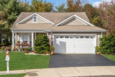 12 Gardenways Court, Home with 2 bedrooms, 2 bathrooms and null parking in Lakewood NJ | Image 2