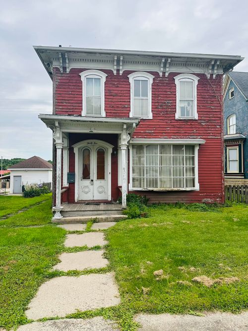 35 3rd St, Savanna, IL, 61074-1907 | Card Image