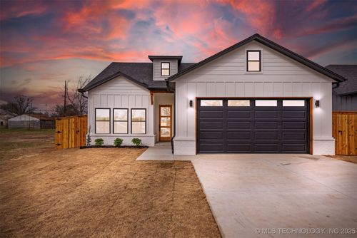 311 N Choctaw Ave, Haskell, OK, 74436-3612 | Card Image