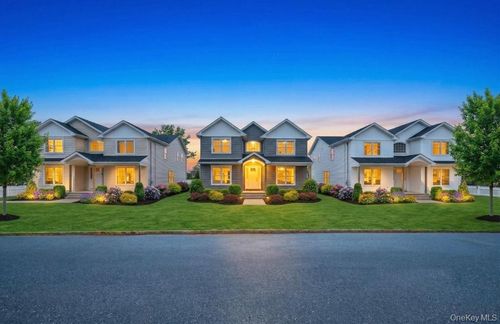 89 West Ave, Hicksville, NY, 11801-4621 | Card Image