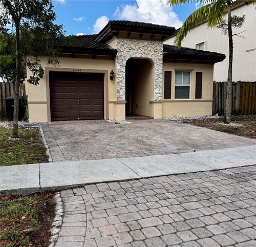 2442 Ne 3rd Ct, Homestead, FL, 33033-6004 | Card Image