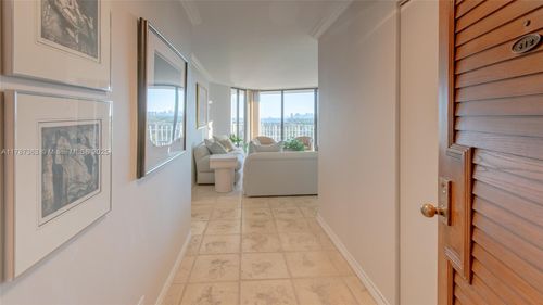 apt-812-1000 Quayside Ter, Miami, FL, 33138-2217 | Card Image