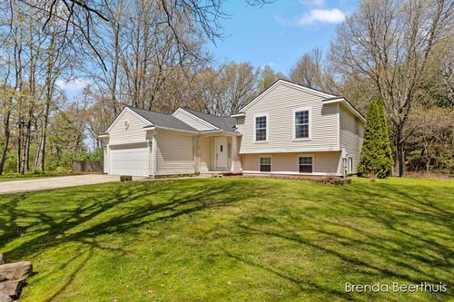 10950 Debbie Dr, Greenville, MI, 48838-8181 | Card Image