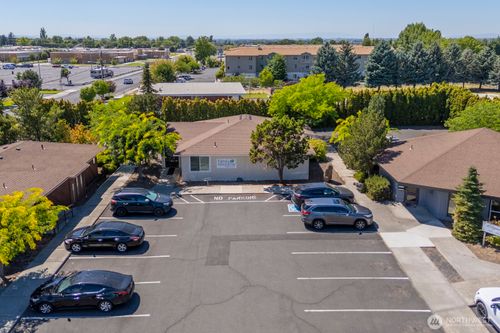830 Sharon Ave E, Moses Lake, WA, 98837-2442 | Card Image