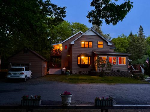 14 Broadway Ave, Gorham, NH, 03581-1502 | Card Image