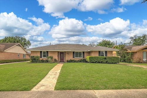 1718 Droxford Drive, Houston, TX, 77008 | Card Image