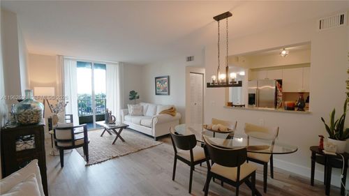 apt-708-117 Nw 42nd Ave, Miami, FL, 33126-5430 | Card Image