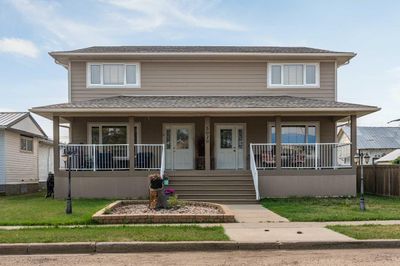 5020A 49 St, Home with 4 bedrooms, 3 bathrooms and 2 parking in Killam AB | Image 1