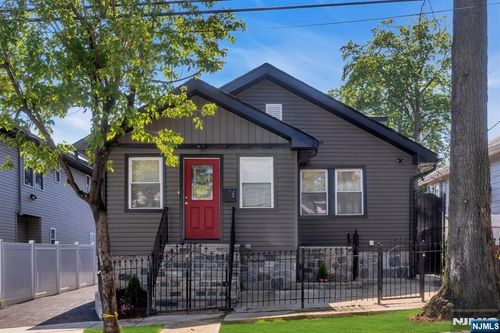 240 Keer Ave, Newark, NJ, 07112-1431 | Card Image