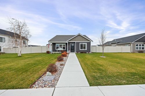 860 Mountain Vista Way, Kalispell, MT, 59901-9136 | Card Image