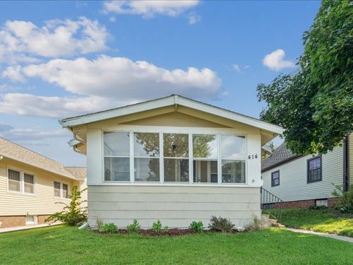 414 22nd St, Cedar Rapids, IA, 52402-6331 | Card Image