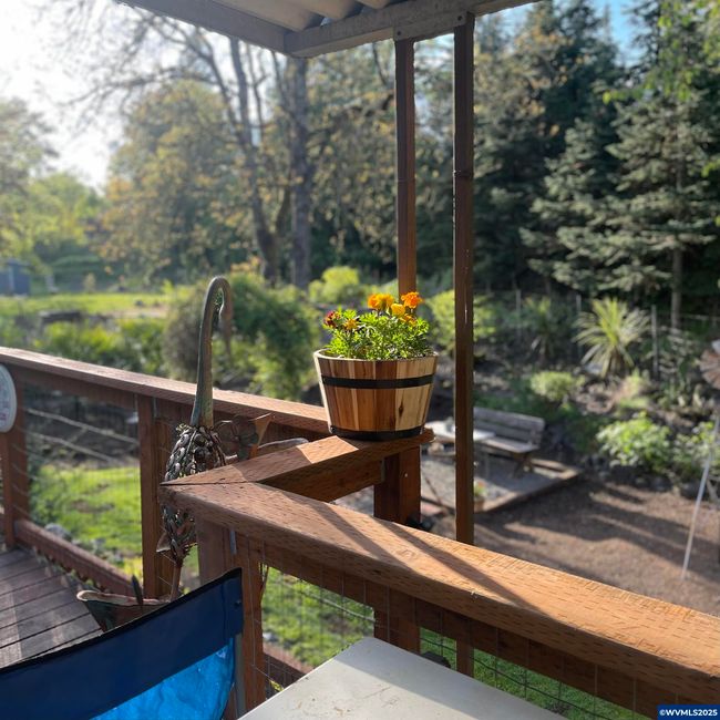 731 Nw Sunset Ct, House other with 3 bedrooms, 2 bathrooms and null parking in Mill City OR | Image 39