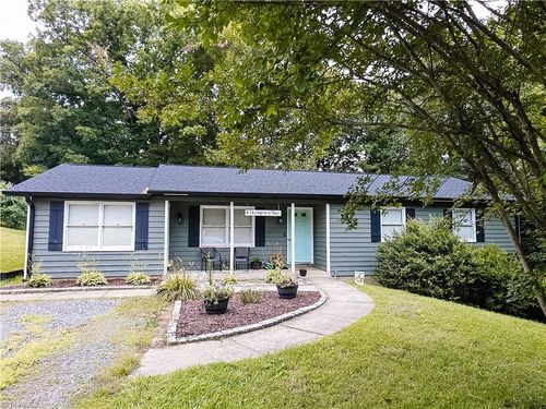167 Wagoner Dr, Mount Airy, NC, 27030-4381 | Card Image