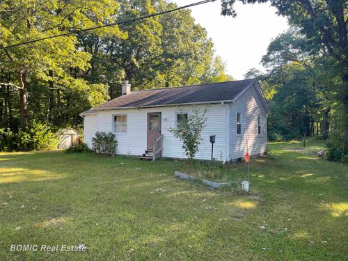 6665 Bell Rd, Birch Run, MI, 48415-9048 | Card Image