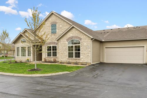 236 Stoneshire Xing, Pataskala, OH, 43062-7666 | Card Image