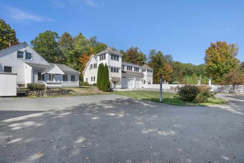 51 Pond St, Newton, NH, 03858-3415 | Card Image
