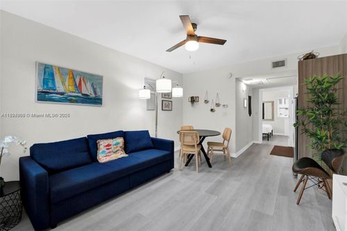 25-740 Meridian Ave, Miami Beach, FL, 33139-6104 | Card Image