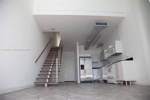 apt-2522-690 Sw 1st Ct, MIAMI, FL, 33130-2928 | Card Image