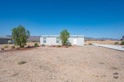 3-web-or-mls-10747 S Paradise Rd Yucca A | Image 3