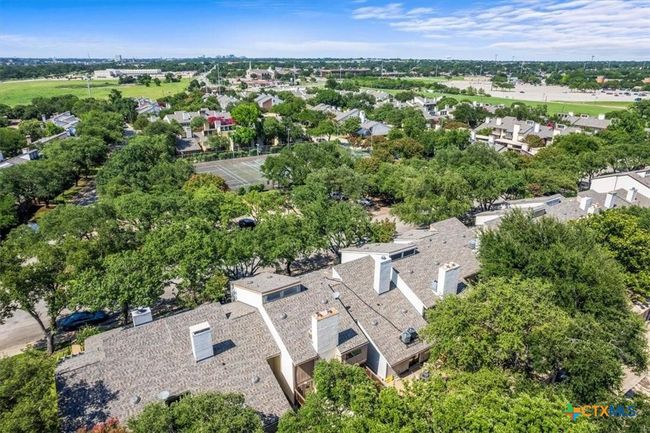 9206 Flickering Shadow Dr, Townhouse with 3 bedrooms, 3 bathrooms and null parking in Dallas TX | Image 25