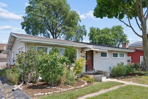 6838 Beckwith Rd, Morton Grove, IL, 60053-1301 | Card Image