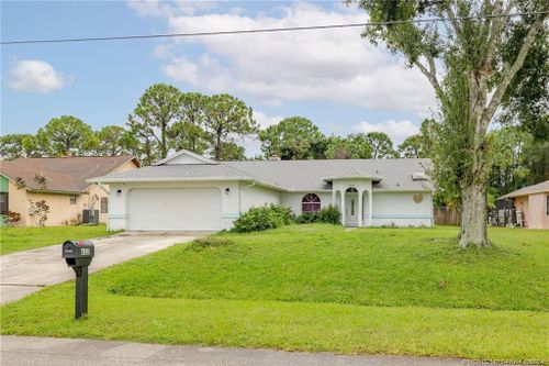 622 Se Portage Avenue, Port Saint Lucie, FL, 34984 | Card Image