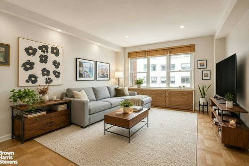 12f-144 E 84th St, New York, NY, 10028-2040 | Card Image