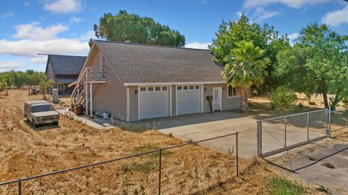 16612 Escalon Bellota Rd, Escalon, CA, 95320-9556 | Card Image