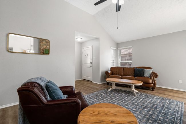 31311 N Head Dr, House other with 3 bedrooms, 2 bathrooms and 2 parking in Spring TX | Image 4