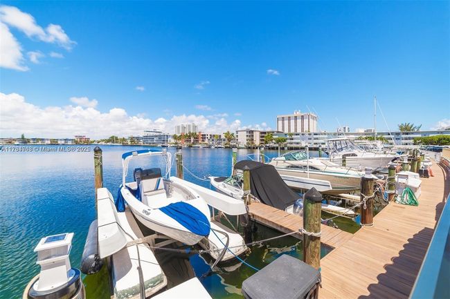 PH-1 - 100 Golden Isles Dr, Condo with 1 bedrooms, 2 bathrooms and null parking in Hallandale Beach FL | Image 13