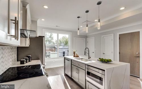 b-631 Florida Ave Ne, WASHINGTON, DC, 20002-3449 | Card Image