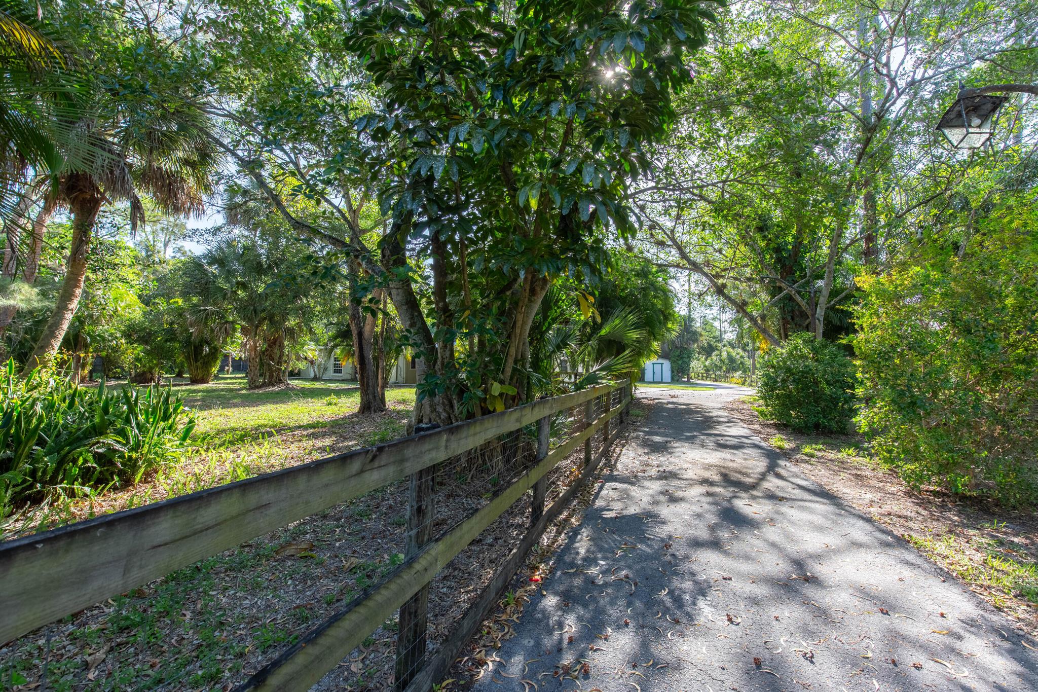Rambling Drive Cir, Wellington, FL 33414
