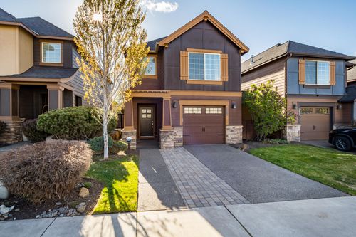 63137 Britta St, Bend, OR, 97703-7182 | Card Image