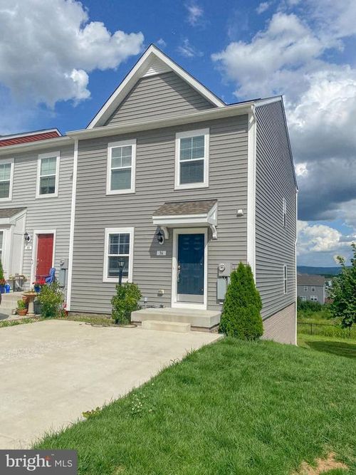 36 Orchard Green Dr, CHARLES TOWN, WV, 25414-2703 | Card Image