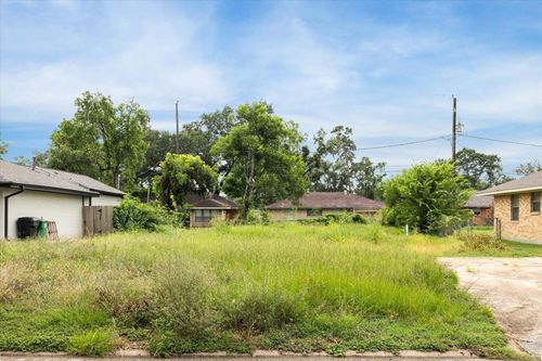 2207 Nina Lee Ln, Houston, TX, 77018-3035 | Card Image